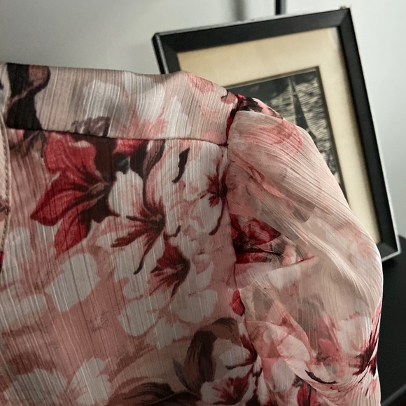 Vince Camuto Timeless Blooms Long Sleeve Blouse - Picture 4 of 6